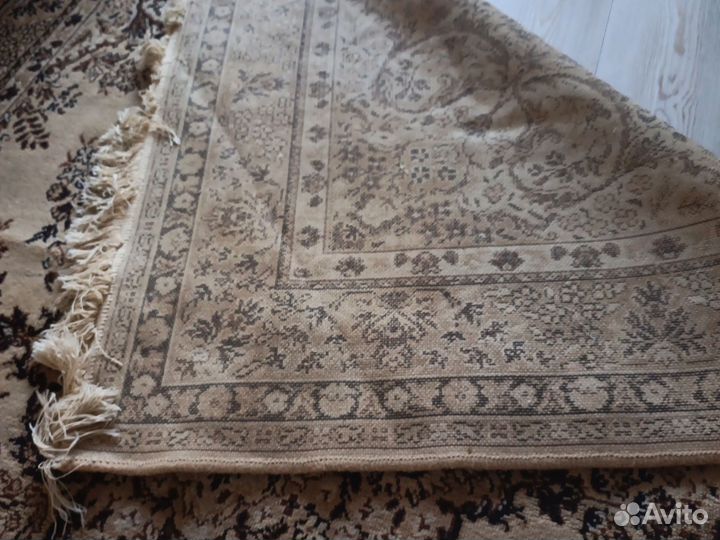 Ковер шерстяной