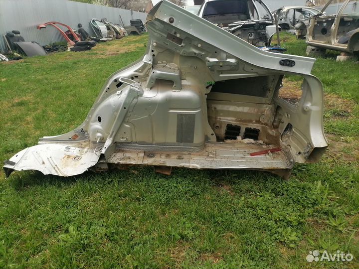 Задняя правая четверть Skoda Octavia A5