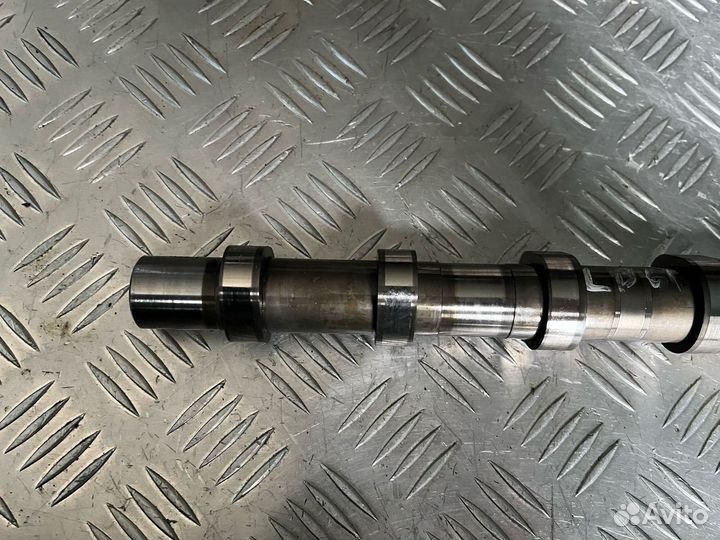 Распредвал левый выпуск Mercedes 276 W212 W222