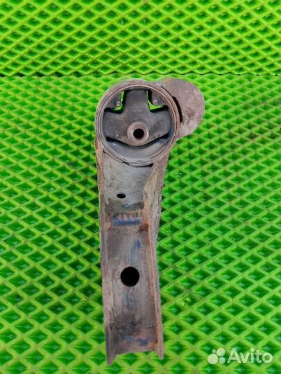 Подушка кпп Nissan Almera n15