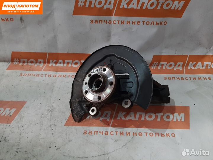 Кулак передний правый Volvo XC60 2010