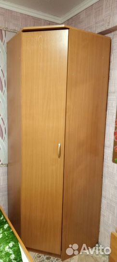 Угловой шкаф