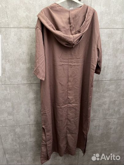 Платье с капюшоном
