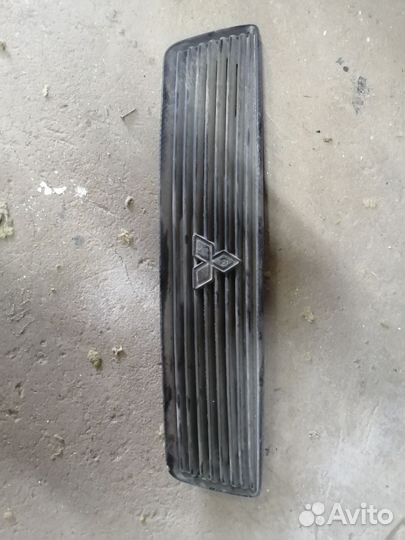 Решетка радиатора lancer cedia