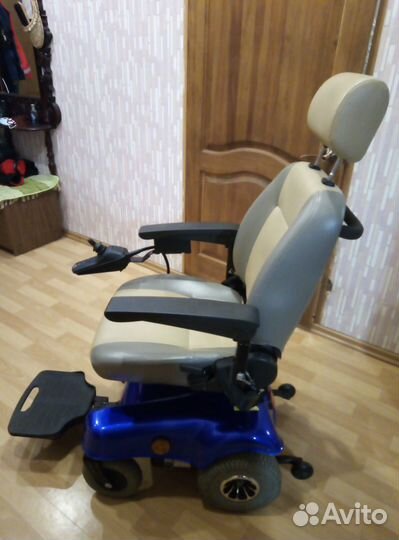 Инвалидная коляска с электроприводом