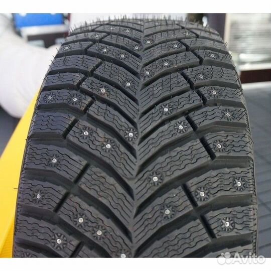 Michelin X-Ice North 4 215/60 R17 122