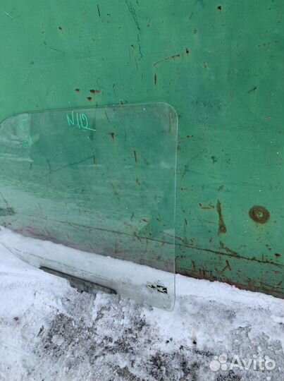 Стекло передней левой двери vw Transporter t4