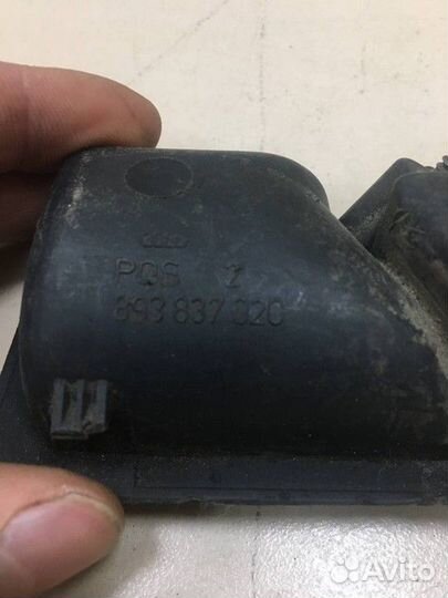 Ручка двери внутренняя правая Audi 80