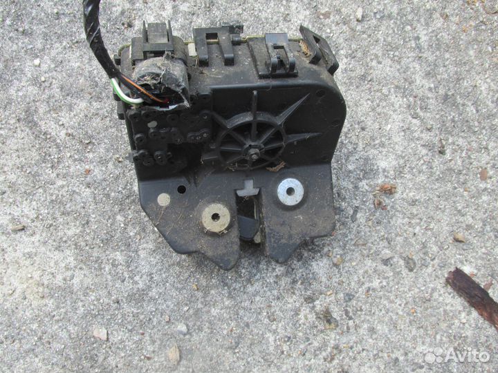 Замок багажника ford focus 1