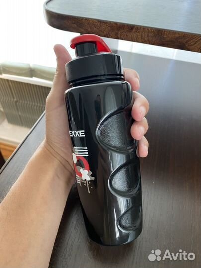 Спортивная бутылка для воды