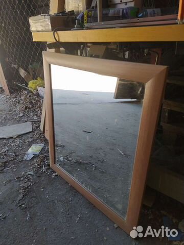 Зеркало в рамке