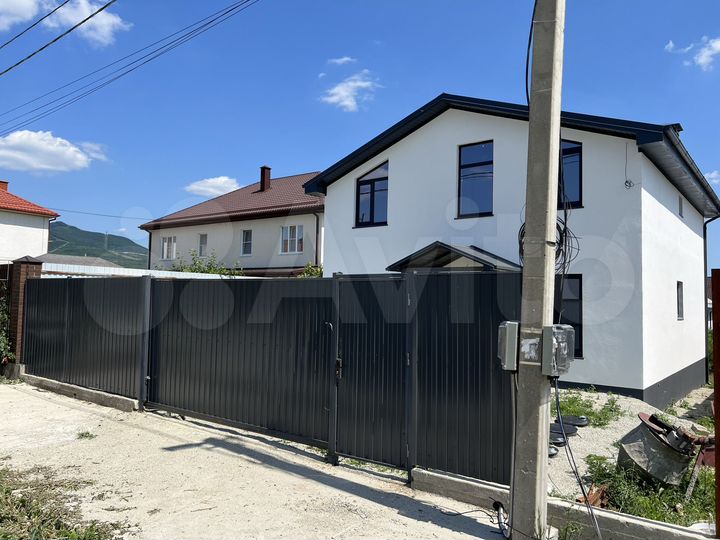 Дом 159 м² на участке 3,3 сот.