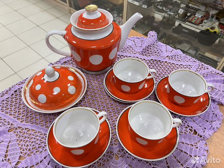 Сервиз чайный в горошек