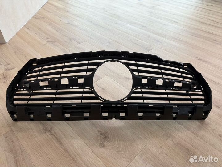 Решетка радиатора Mercedes Benz CLA (оригинал)