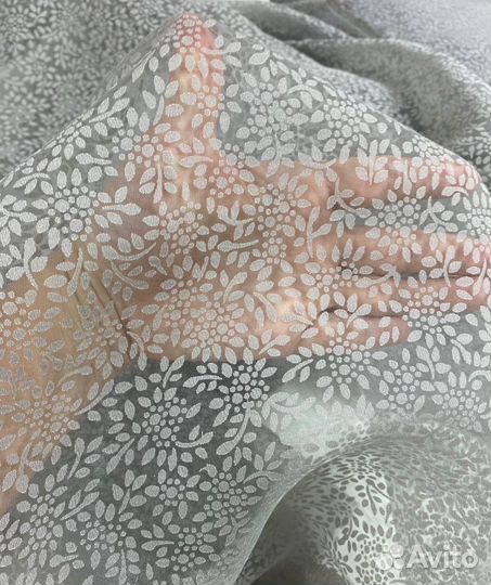 Прозрачная вуаль с рисунком