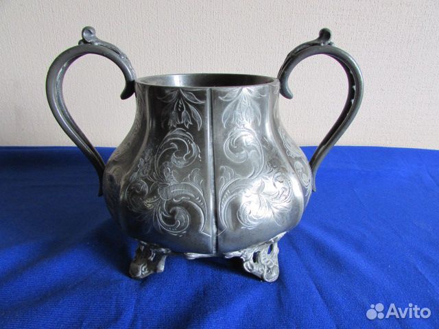 Красивая сахарница. Англия 19 век