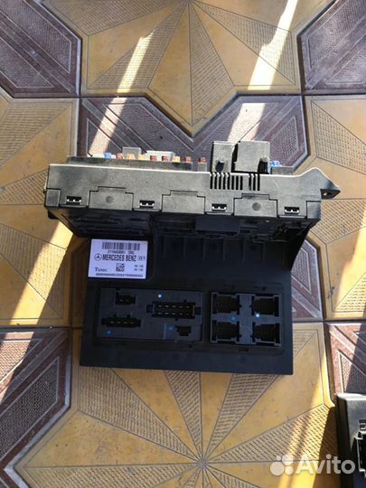 Блок предохранителей (SAM блок ) передний w211