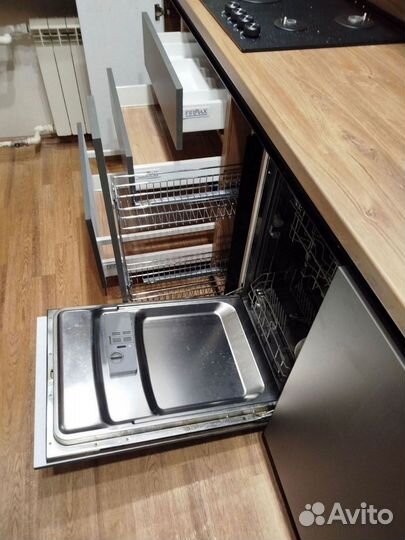 Прямой кухонный гарнитур на заказ