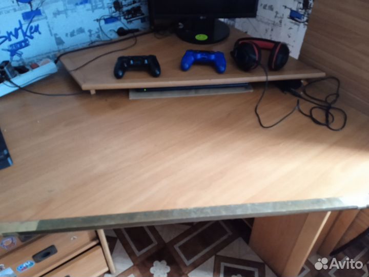 Компьютерный стол