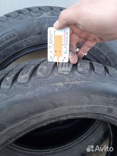 Goodyear UltraGrip Ice Arctic SUV 215/60 R17 100T