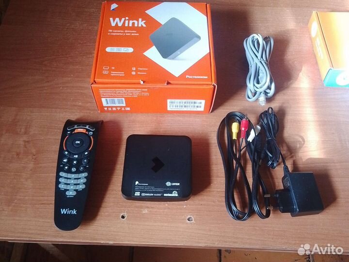 Комплект ростелеком.приставка wink и роутер