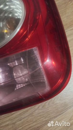 Задний правый фонарь на рено дастер
