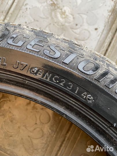 Bridgestone Blizzak VRX 225/45 R18