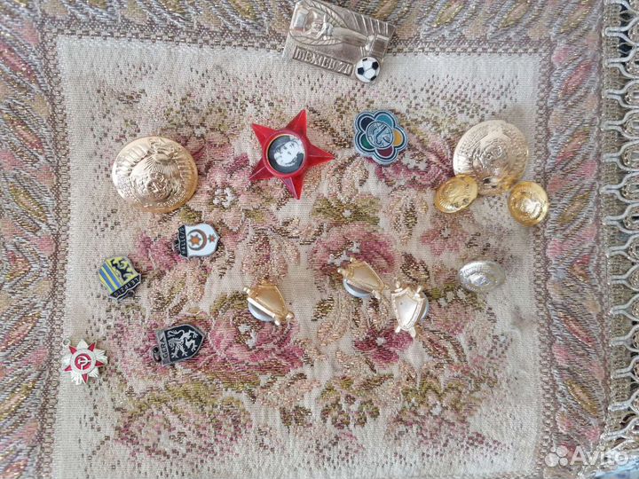 Значки, пуговицы