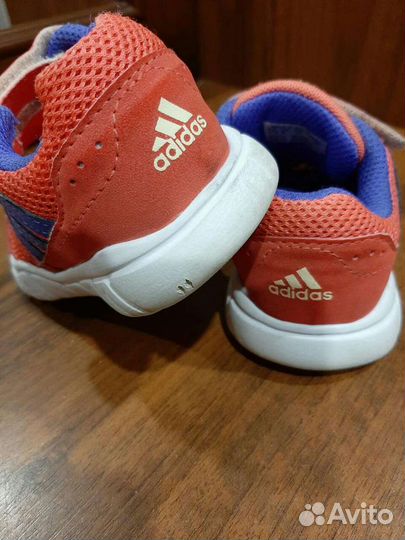 Кроссовки Adidas