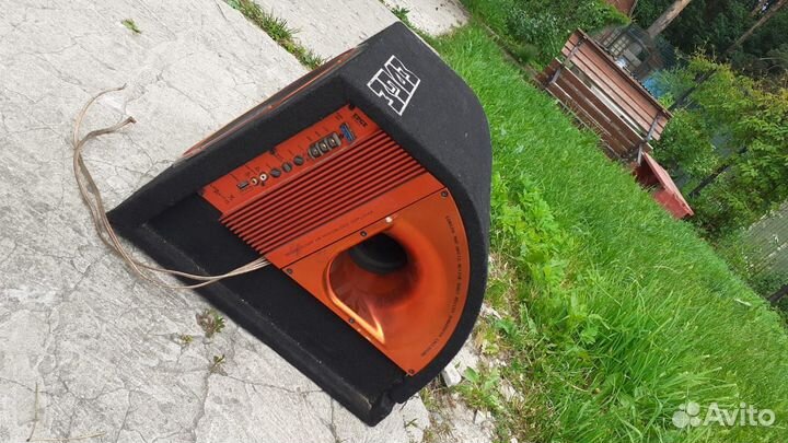 Cабвуфер со встроенным усилителем Edge edb12a 900w