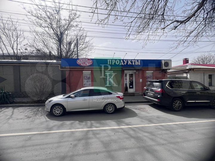 Торговое помещение с участком 53 м²