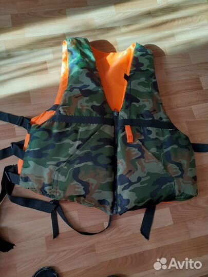 Спасательный жилет
