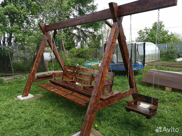 Садовые качели из дерева
