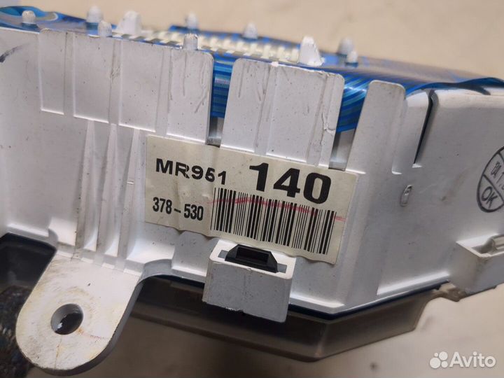 Щиток приборов (приборная панель) Mitsubishi Pajero / Montero, 2004