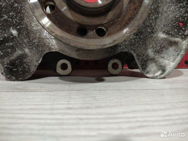 Кулак задний правый Mercedes-Benz Ml W166 2014