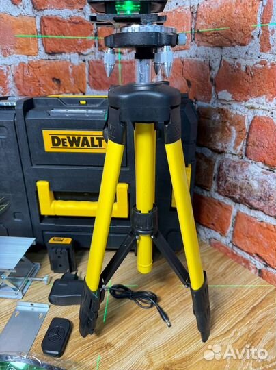 Лазерный уровень dewalt 16 лучей с треногой