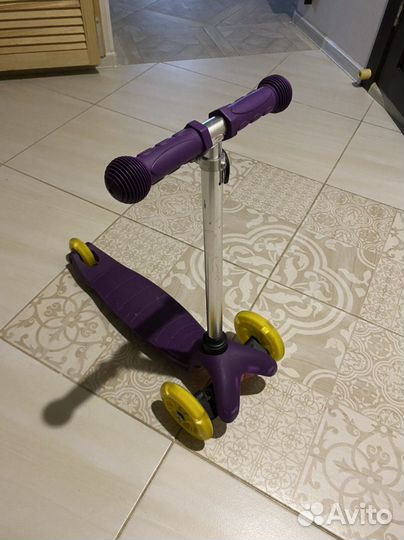 Продаю самокат для детей до 6 лет