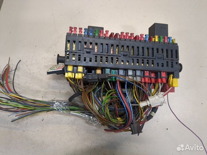 Блок предохранителей Volkswagen Transporter 4, 1994