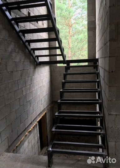Лестницы г-образные