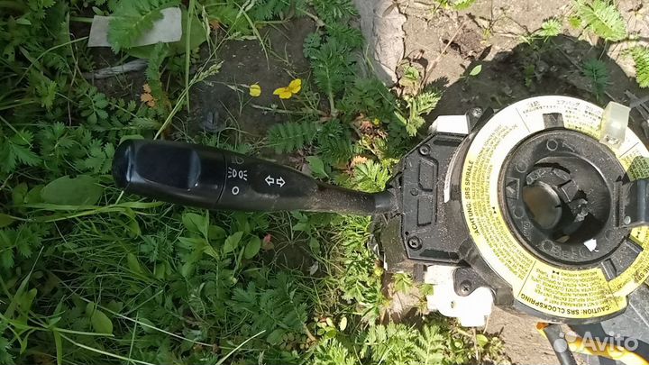 Подрулевой переключатель Mitsubishi Carisma