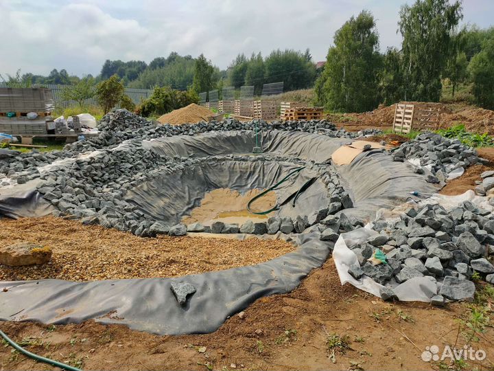 Декоративный пруд 10.5 на 5.5 метра