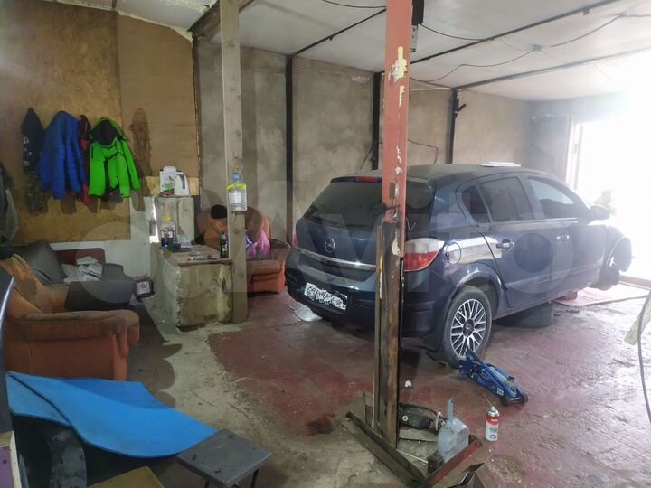 Гараж, > 30 м²