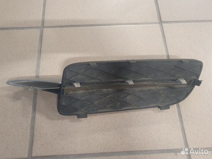 Решетка (заглушка) бампера правая BMW X5 E70