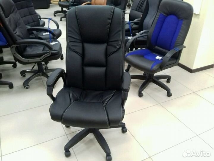 Кресло руководителя Одиссей с механизмом качания