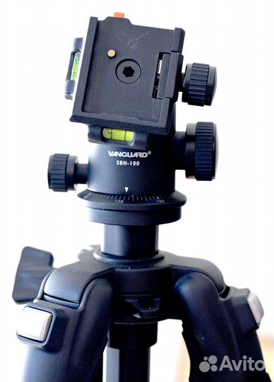 Штатив для фотоаппарата Vanguard Tracker 283AB 100