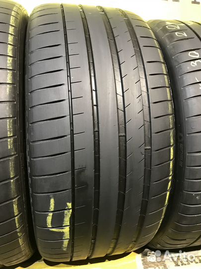 Michelin Pilot Sport 4 S 285/35 R22 и 315/30 R22 106Y