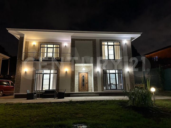 Коттедж 220 м² на участке 6,3 сот.