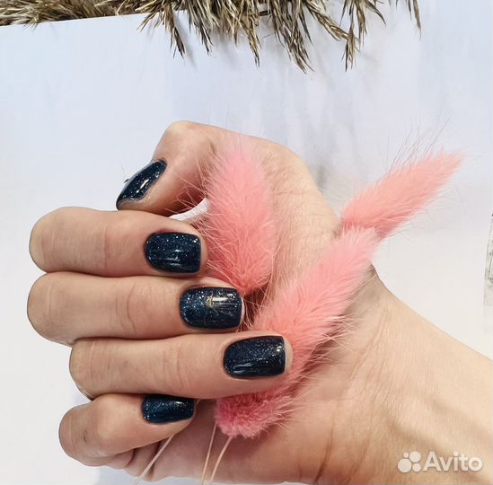 Модель на маникюр