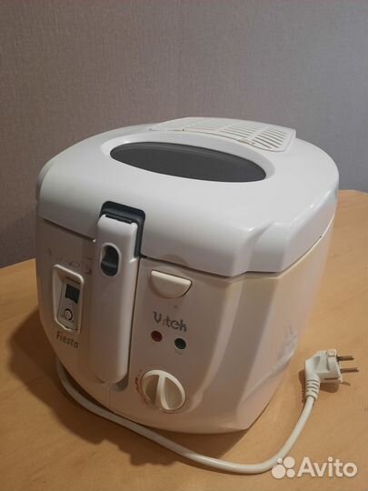 Продаю фритюрницу vitek VT-1531 б/у