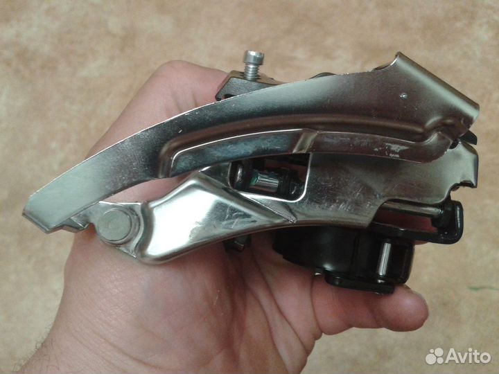 Передний переключатель Shimano